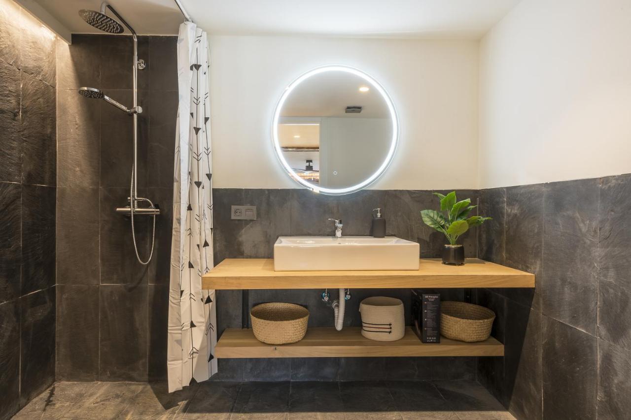 Ria Ac By Staynnapartments Bilbao Esterno foto