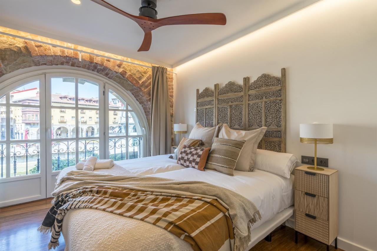 Ria Ac By Staynnapartments Bilbao Esterno foto
